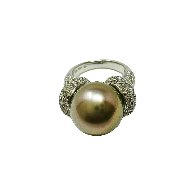 Affordable Glamour – Premium Jewelry At Special Prices 18K White Gold Ring with Tahitian Pearl and Diamonds