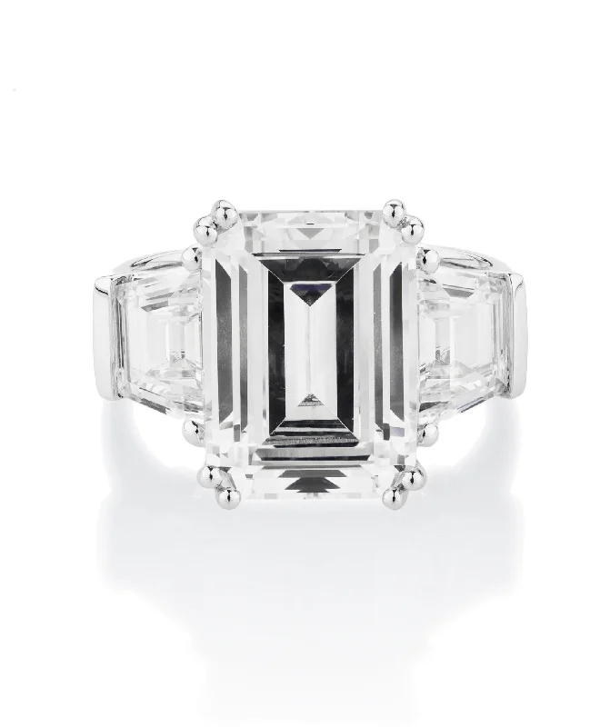 Bestselling Jewelry At Special Promotional Rates Three stone ring with 11.38 carats* of diamond simulants in 10 carat white gold